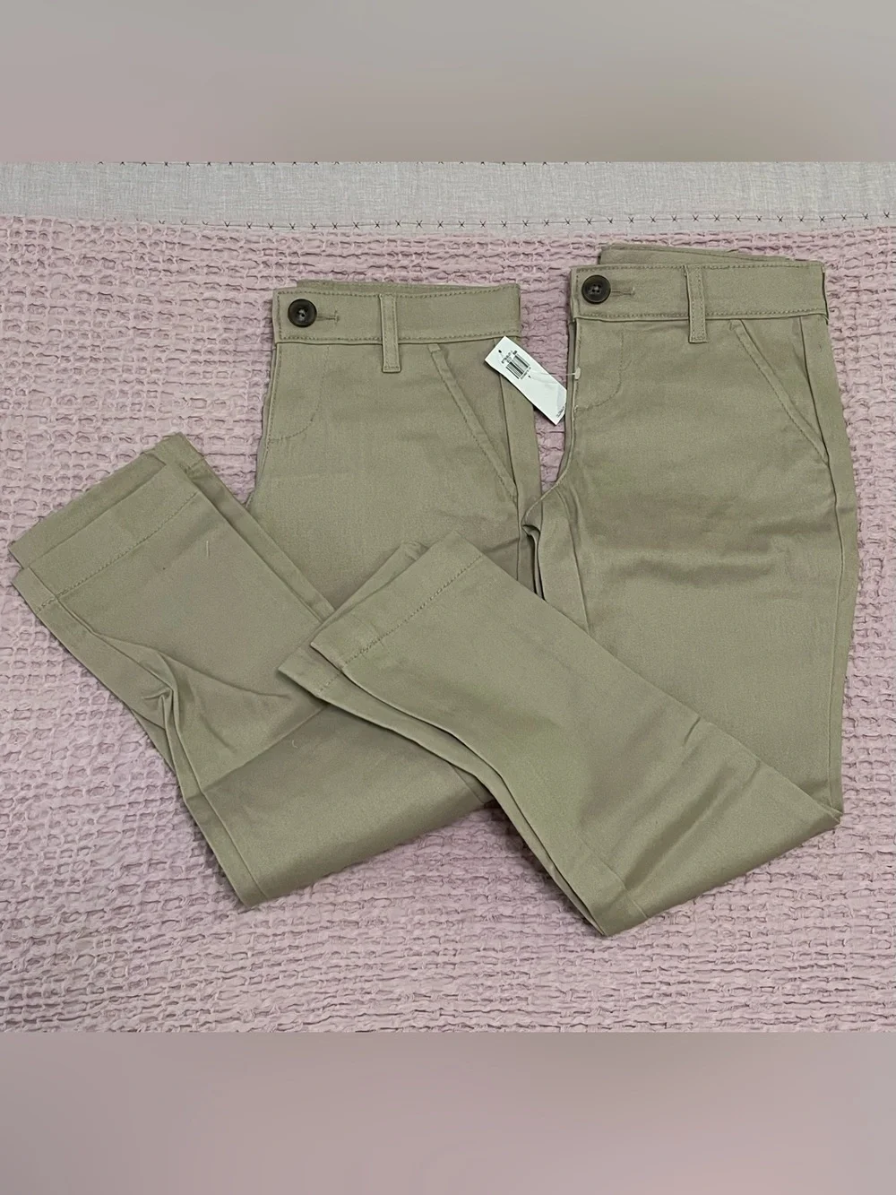 NWT Girls Old Navy Skinny Uniform Skinny Chino Khaki Size 7 Rolled Oat - 2 pair